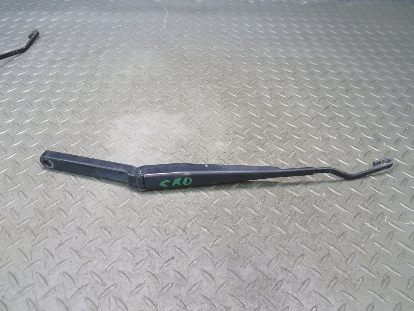 03-06 Chevrolet SSR Set of 2 Front Left & Right Windshield Wiper Arm OEM