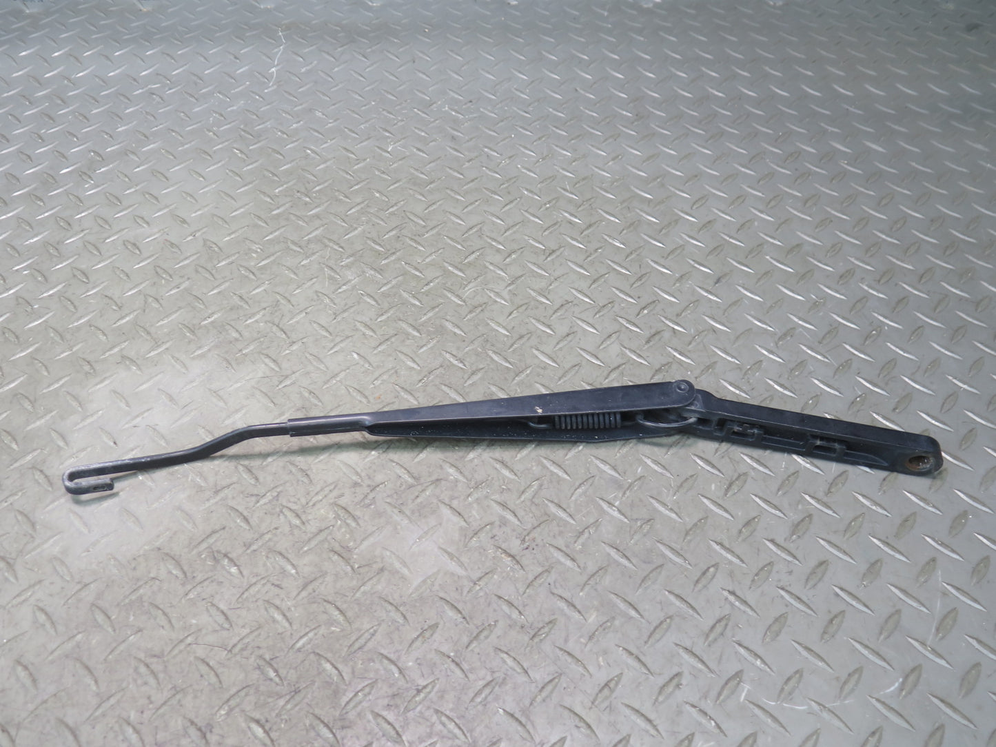 03-06 Chevrolet SSR Set of 2 Front Left & Right Windshield Wiper Arm OEM