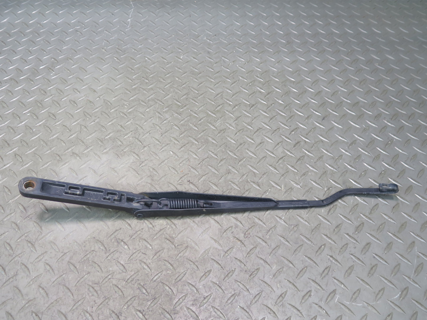 03-06 Chevrolet SSR Set of 2 Front Left & Right Windshield Wiper Arm OEM