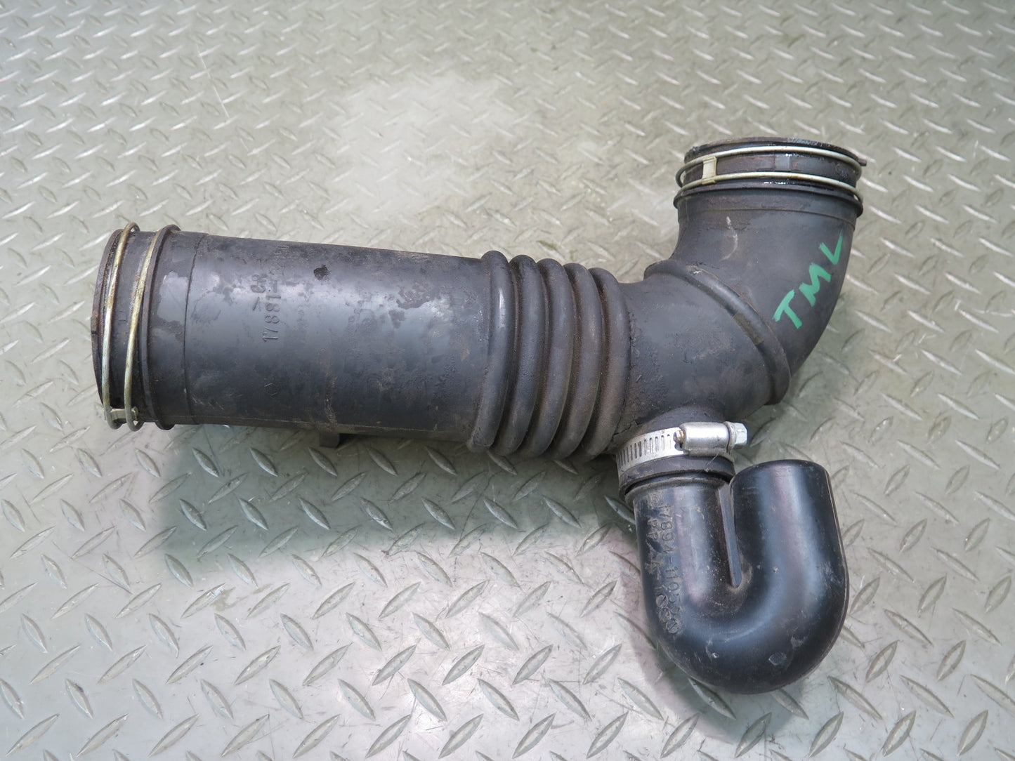 00-05 Toyota MR2 Spyder ZZW30L Air Intake Hose Duct Pipe Line 17881-22050 OEM