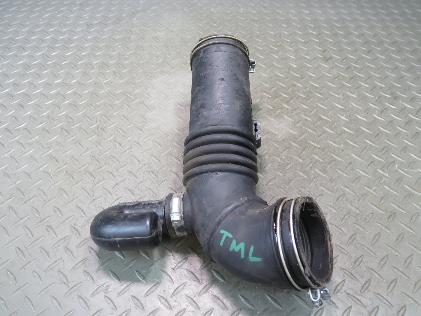 00-05 Toyota MR2 Spyder ZZW30L Air Intake Hose Duct Pipe Line 17881-22050 OEM