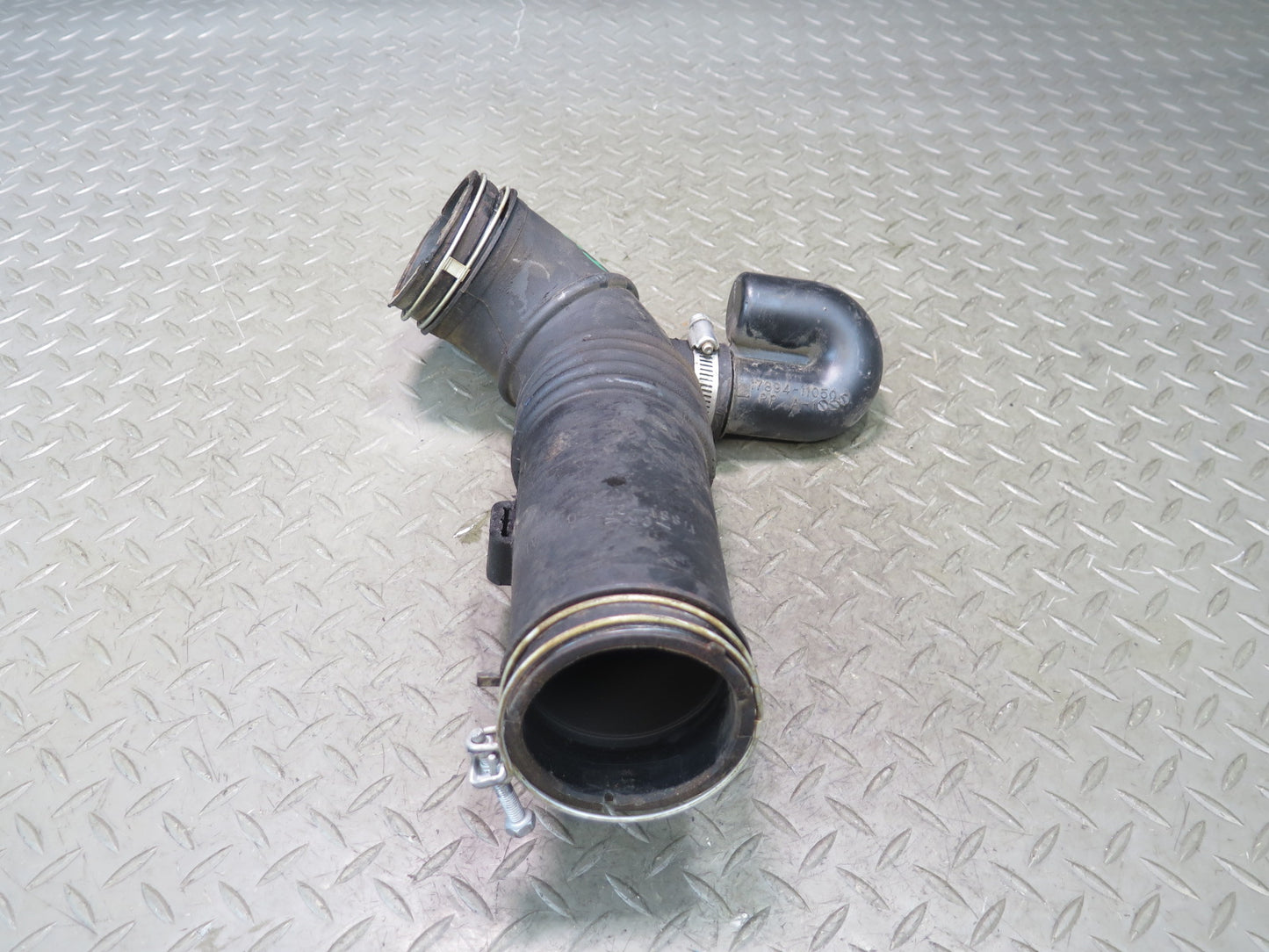 00-05 Toyota MR2 Spyder ZZW30L Air Intake Hose Duct Pipe Line 17881-22050 OEM