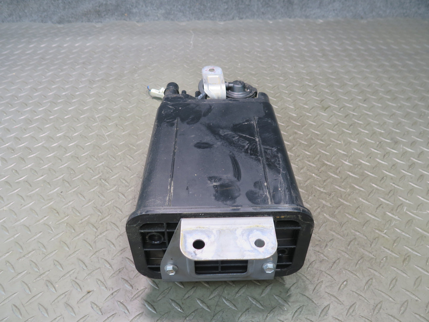 00-05 Toyota MR2 Spyder Fuel Evap Vapor Charcoal Canister 77740-17051 OEM