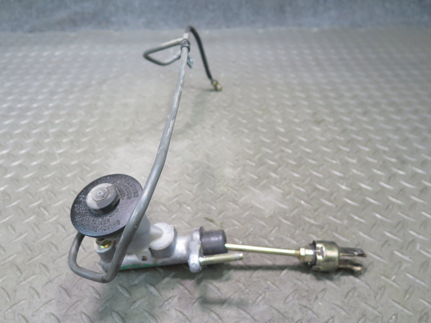 00-05 Toyota MR2 Spyder ZZW30L Clutch Master Cylinder OEM