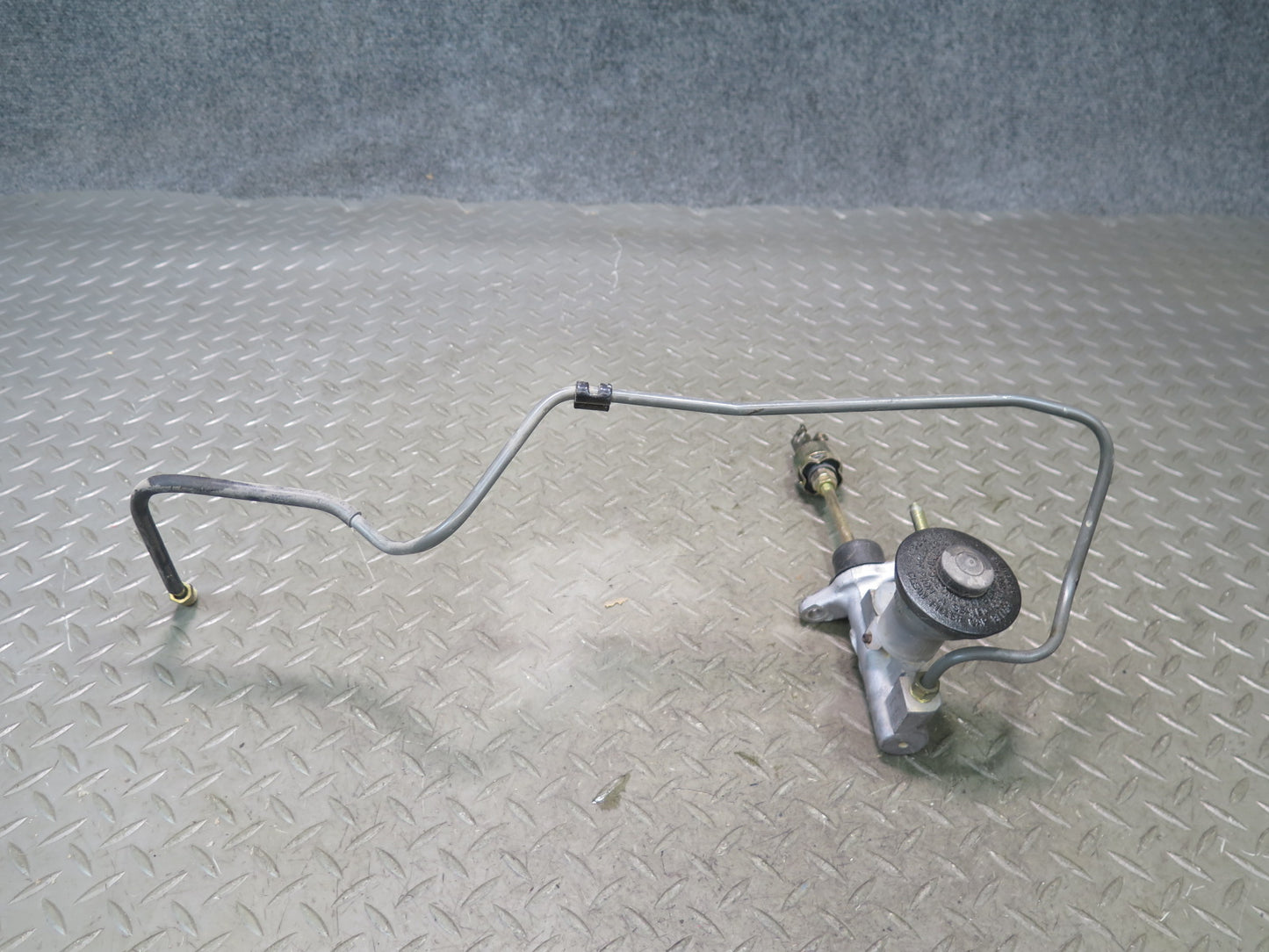 00-05 Toyota MR2 Spyder ZZW30L Clutch Master Cylinder OEM