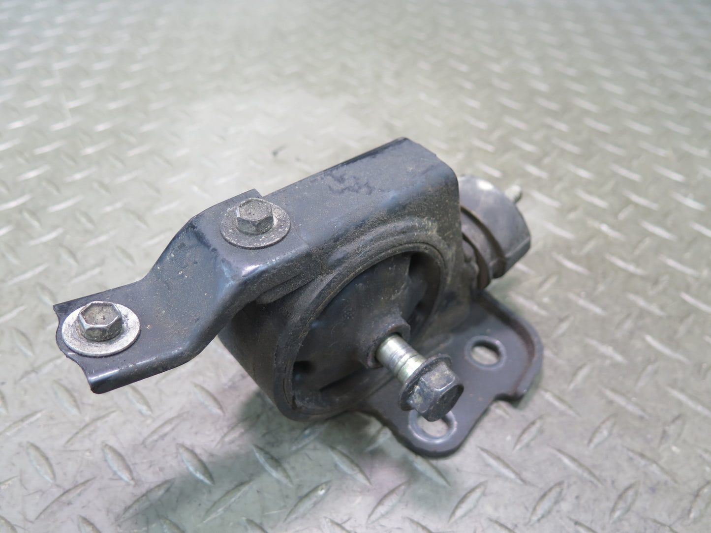 00-05 Toyota MR2 Spyder ZZW30L Engine Motor Rear Mount Support OEM