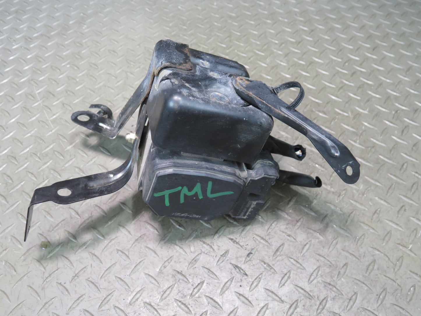 00-02 Toyota MR2 Spyder ZZW30L Anti Lock Brake ABS Pump Module 44510-17080