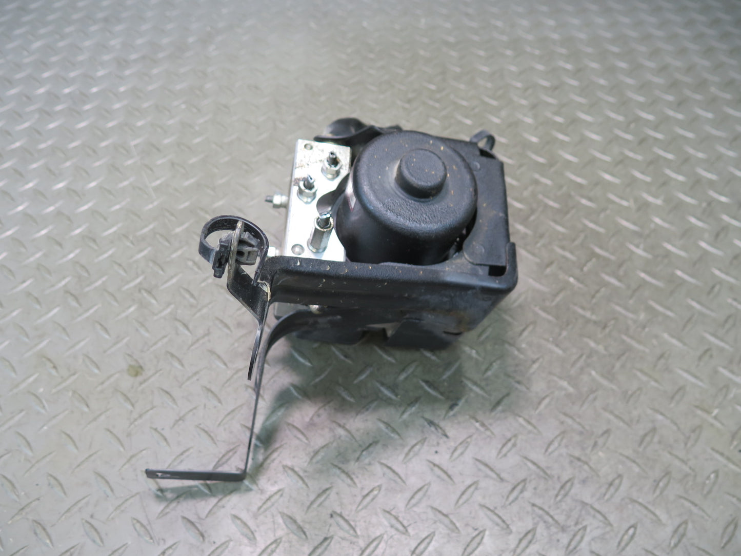 00-02 Toyota MR2 Spyder ZZW30L Anti Lock Brake ABS Pump Module 44510-17080