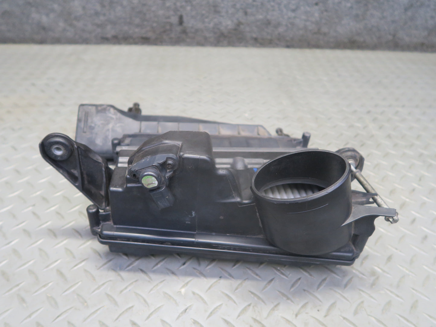 10-11  Mercedes W164 ML350 Diesel Air Intake Filter Box w Air Duct Set of 3 OEM