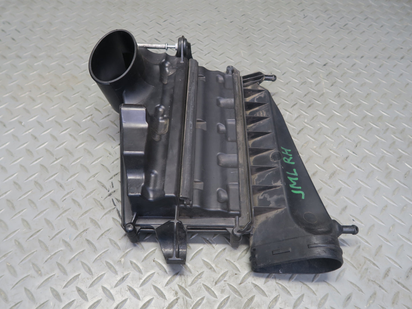 10-11  Mercedes W164 ML350 Diesel Air Intake Filter Box w Air Duct Set of 3 OEM