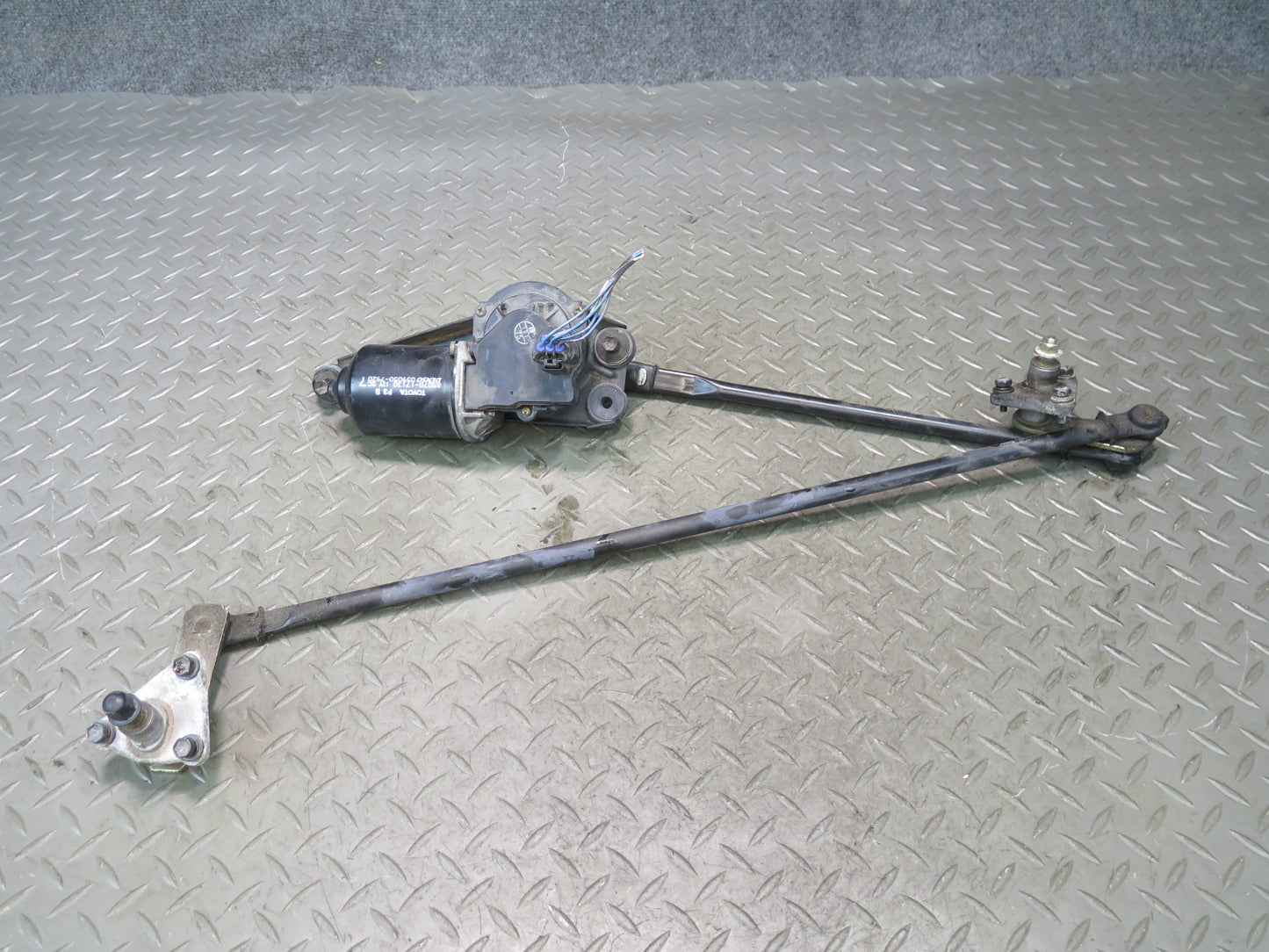 00-05 Toyota MR2 Spyder ZZW30L Windshield Wiper Transmission Linkage w Motor OEM