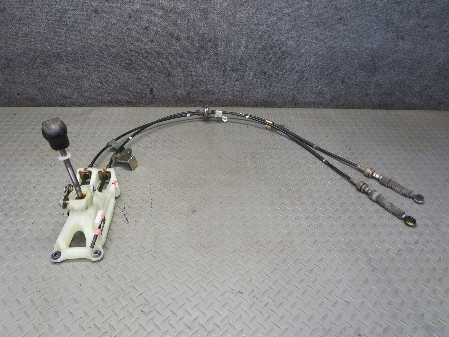 00-05 Toyota MR2 Spyder ZZW30L M/T Manual Transmission Shifter w Cables OEM