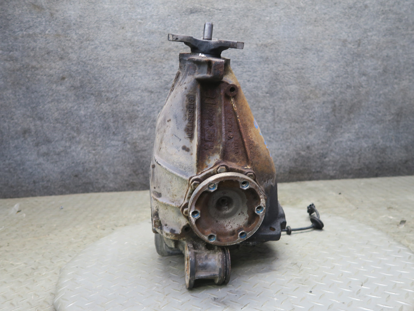 86-91 Mercedes W126 560SEC 560SEL Rear Differential Carrier 2.47 Ratio OEM
