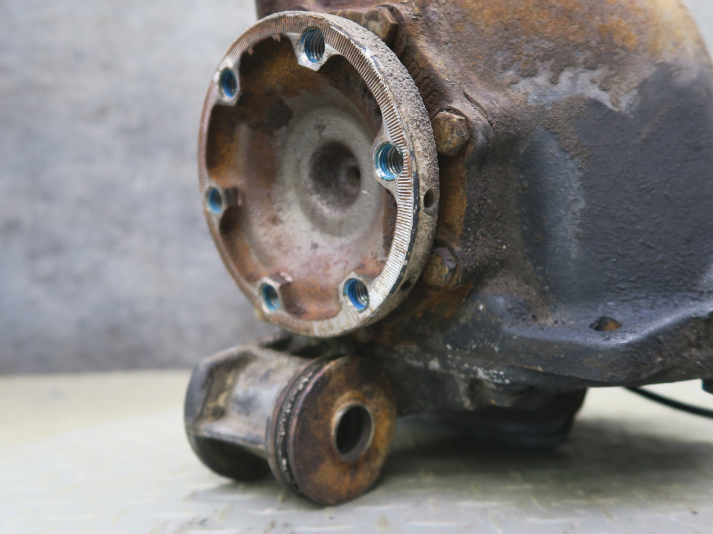 86-91 Mercedes W126 560SEC 560SEL Rear Differential Carrier 2.47 Ratio OEM