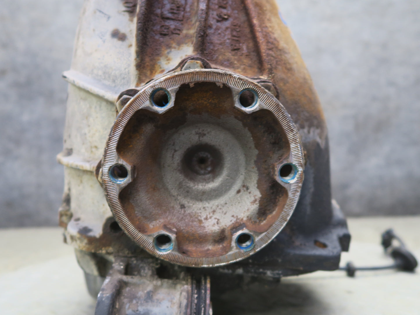 86-91 Mercedes W126 560SEC 560SEL Rear Differential Carrier 2.47 Ratio OEM