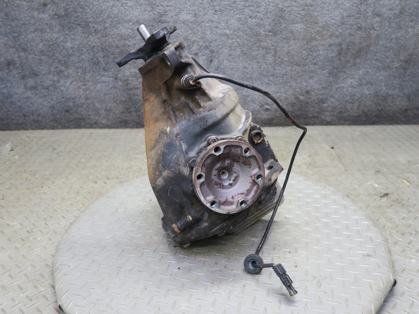 86-91 Mercedes W126 560SEC 560SEL Rear Differential Carrier 2.47 Ratio OEM