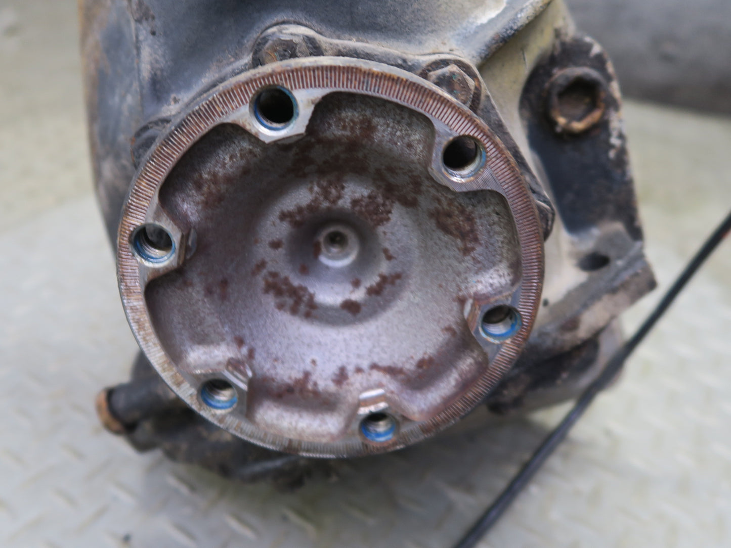86-91 Mercedes W126 560SEC 560SEL Rear Differential Carrier 2.47 Ratio OEM