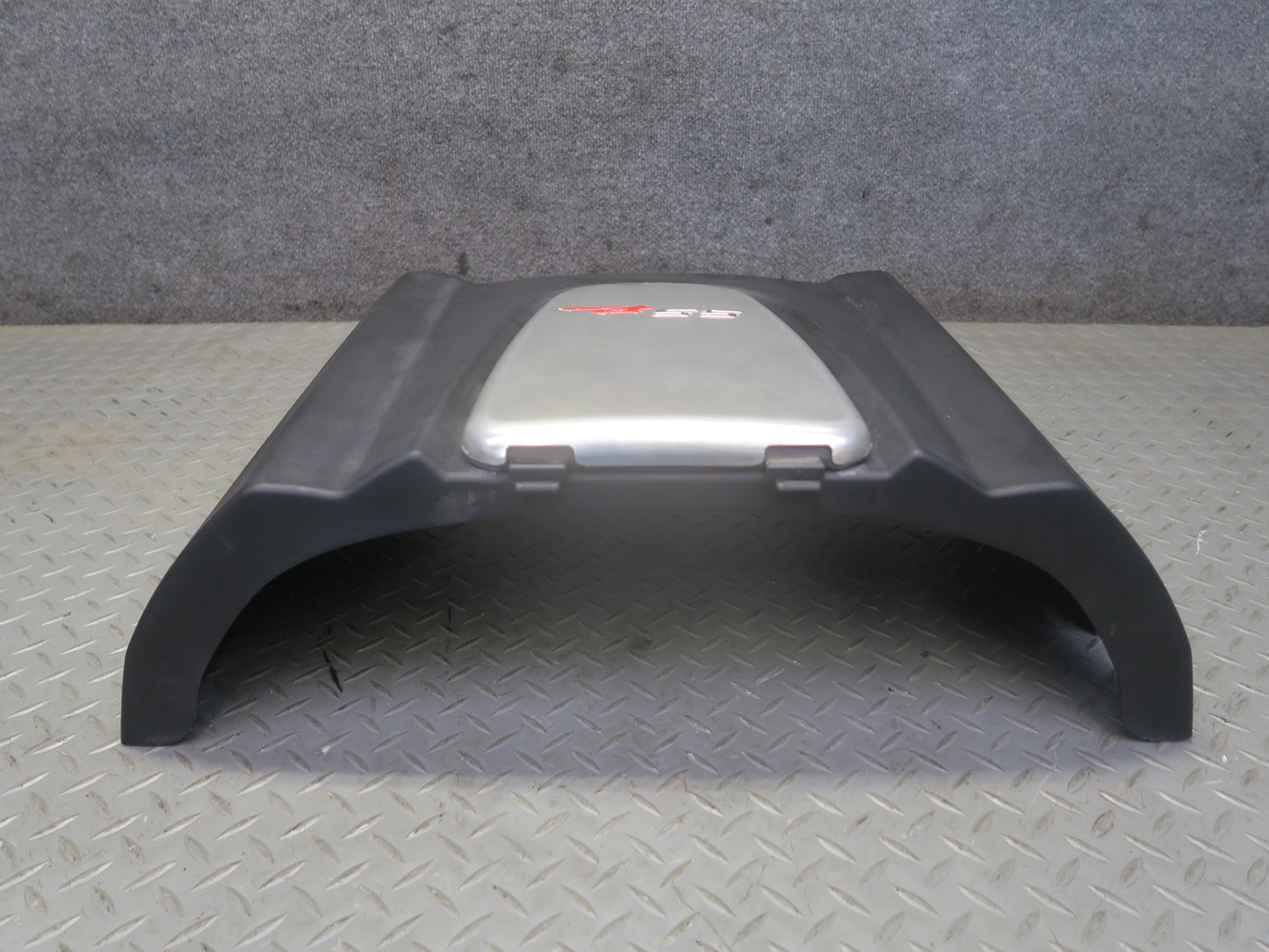 03-04 Chevrolet SSR 5.3L Engine Motor Cover OEM