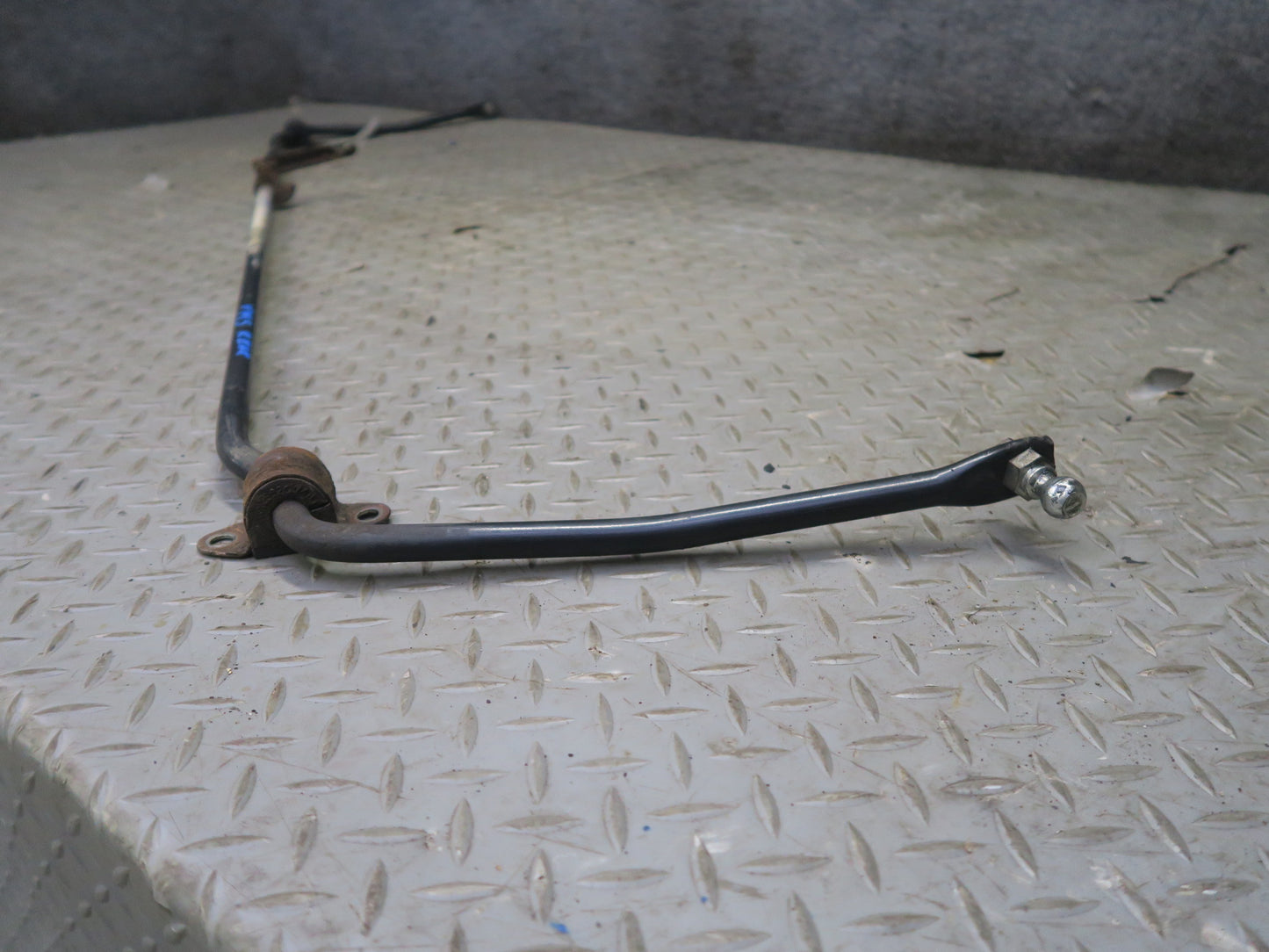 88-91 Mercedes W126 560SEL Sedan Rear Stabilizer Sway Bar OEM