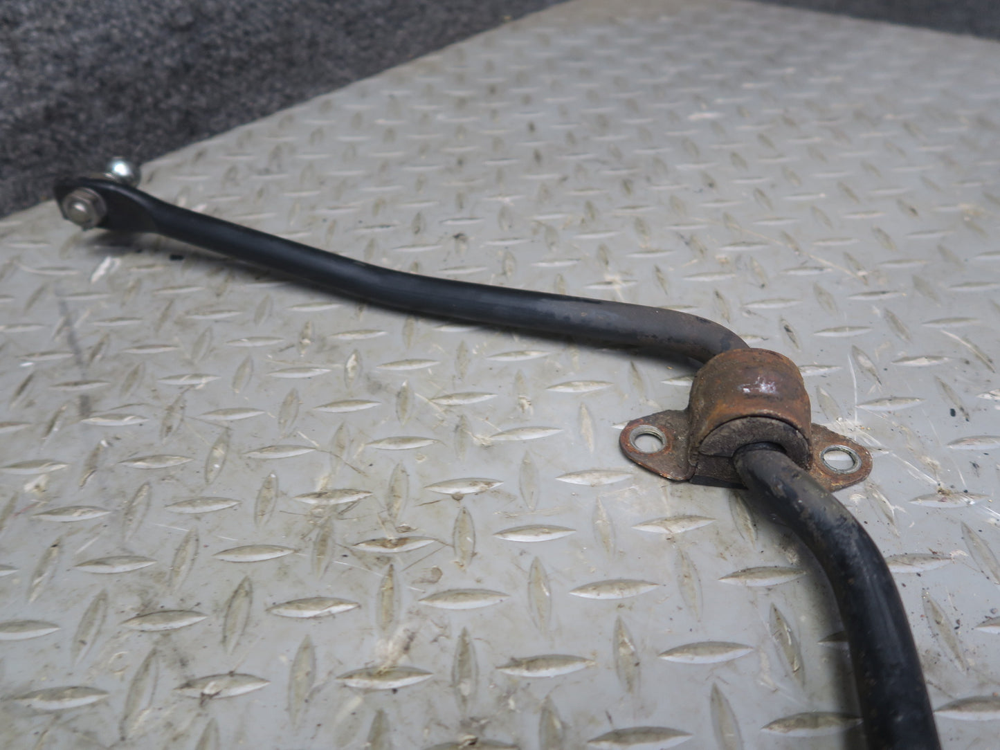88-91 Mercedes W126 560SEL Sedan Rear Stabilizer Sway Bar OEM
