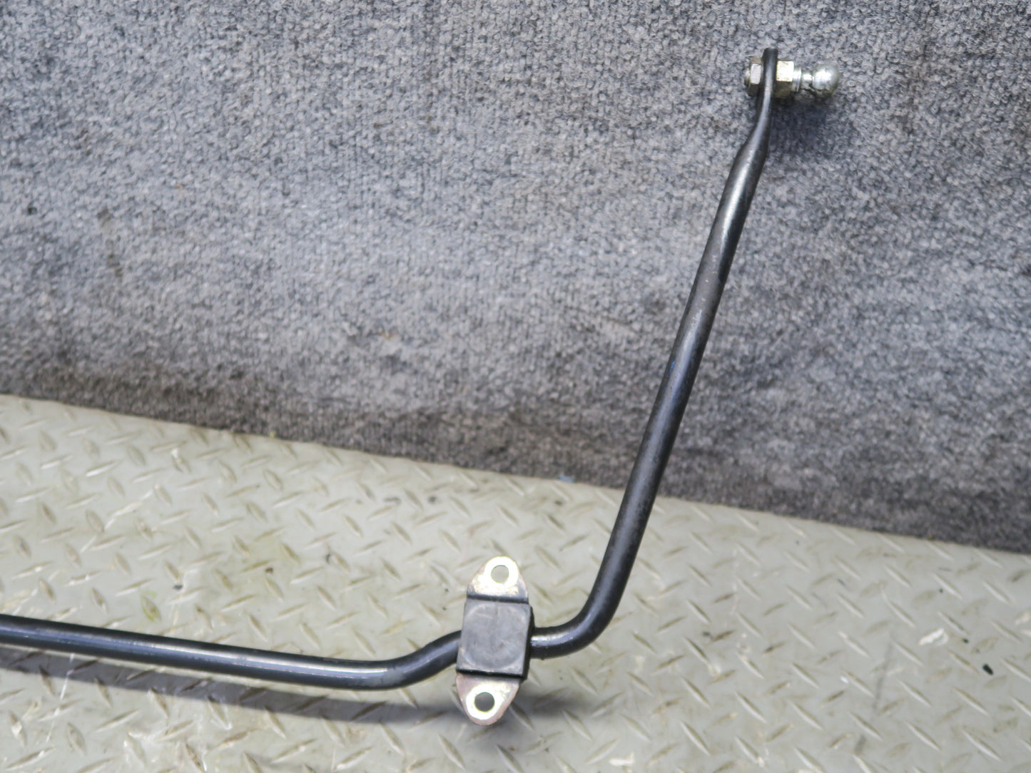 88-91 Mercedes W126 560SEL Sedan Rear Stabilizer Sway Bar OEM