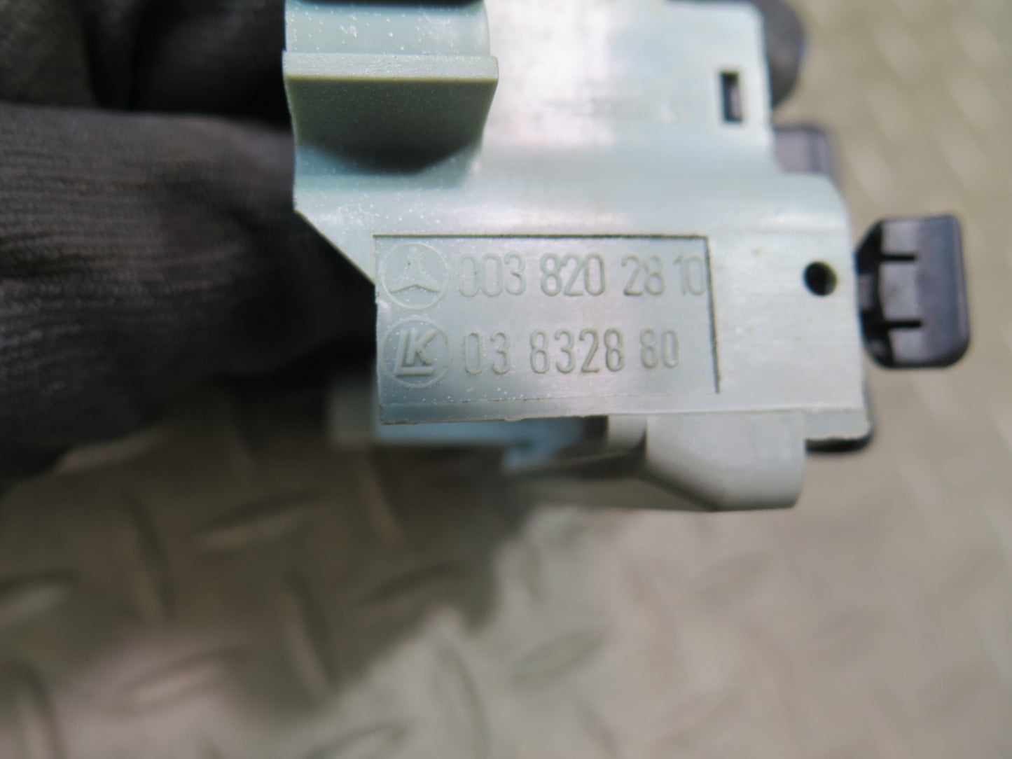 86-91 Mercedes W126 560SEL Front Right Pass Seat Adjustment Memory Switch OEM
