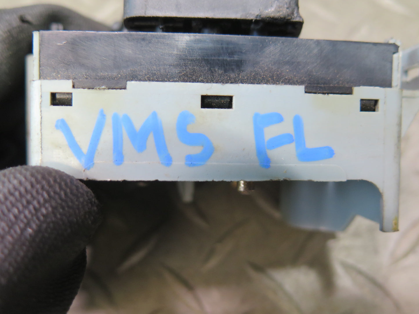 86-91 Mercedes W126 560SEL Front Left Driver Seat Adjustment Memory Switch OEM