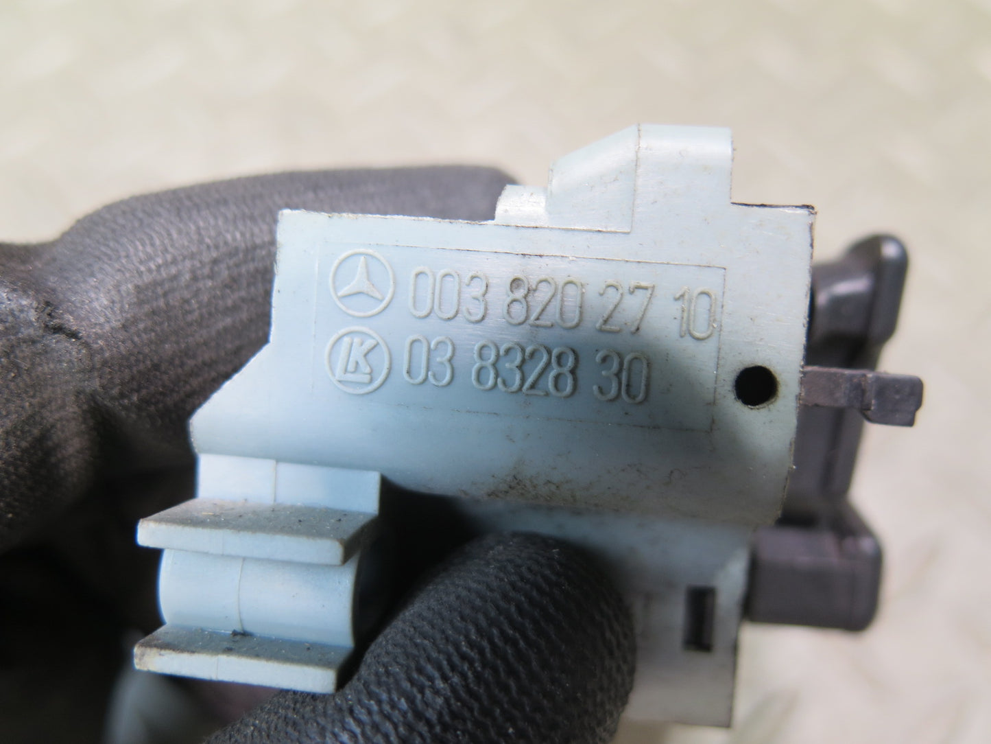 86-91 Mercedes W126 560SEL Front Left Driver Seat Adjustment Memory Switch OEM