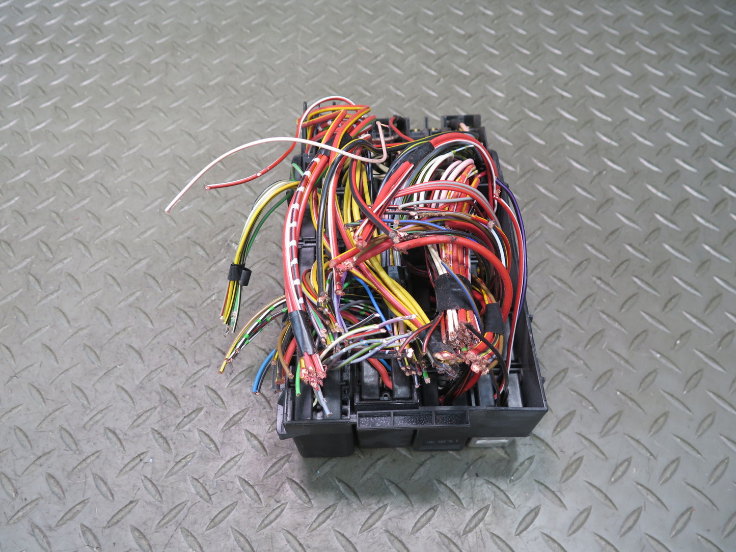 86-91 Mercedes W126 C126 560SEL Fuse Relay Box Module OEM