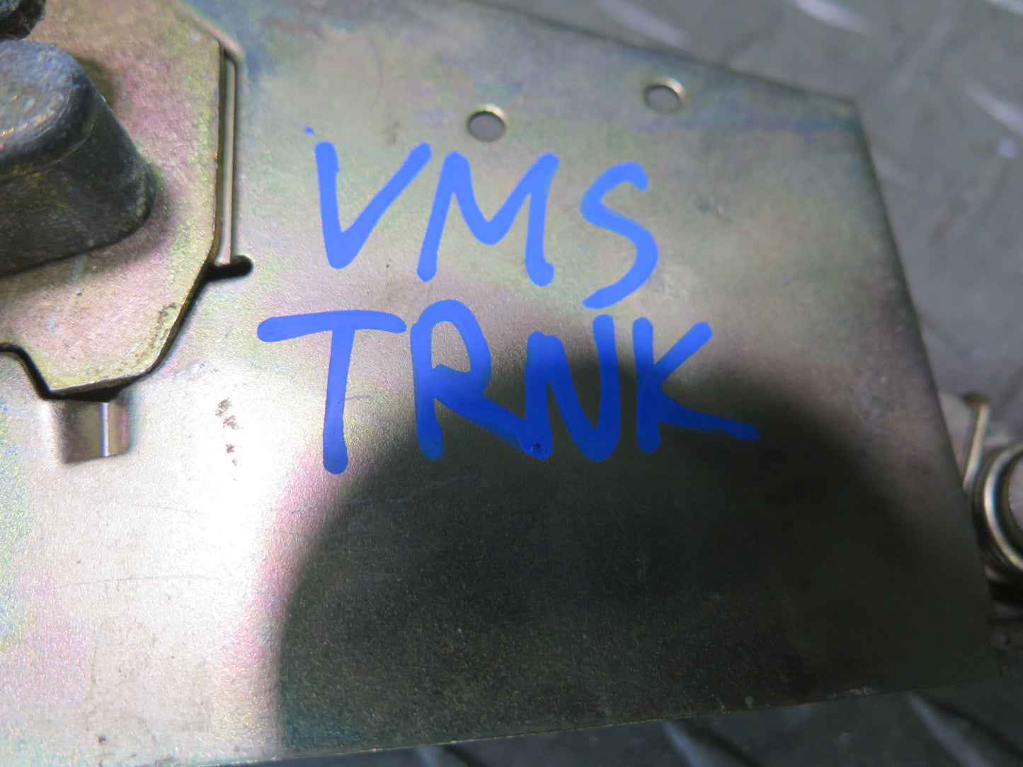 86-91 Mercedes W126 560SEL Rear Trunk Lid Lock Mechanism w Lock Cylinder OEM