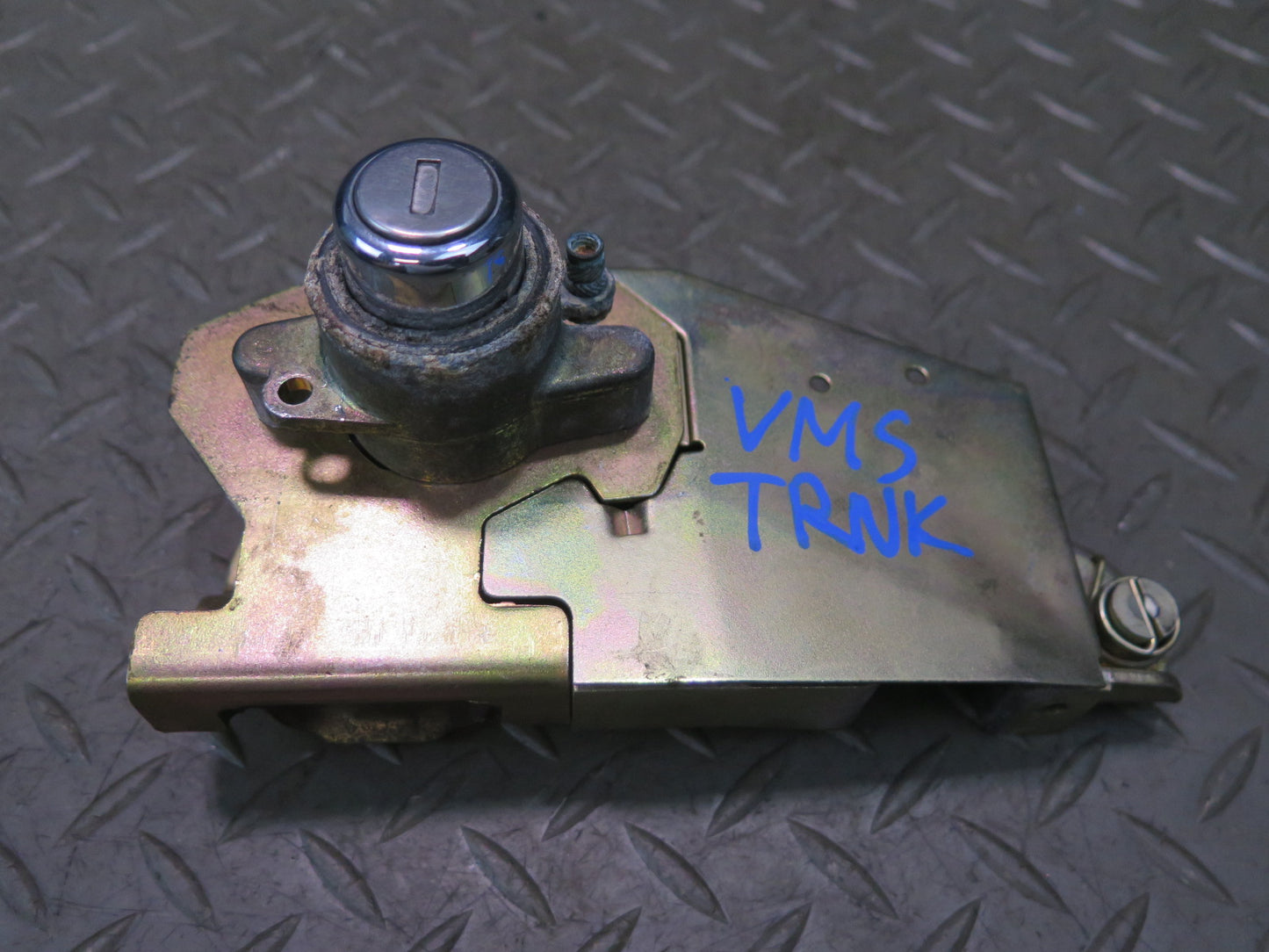 86-91 Mercedes W126 560SEL Rear Trunk Lid Lock Mechanism w Lock Cylinder OEM