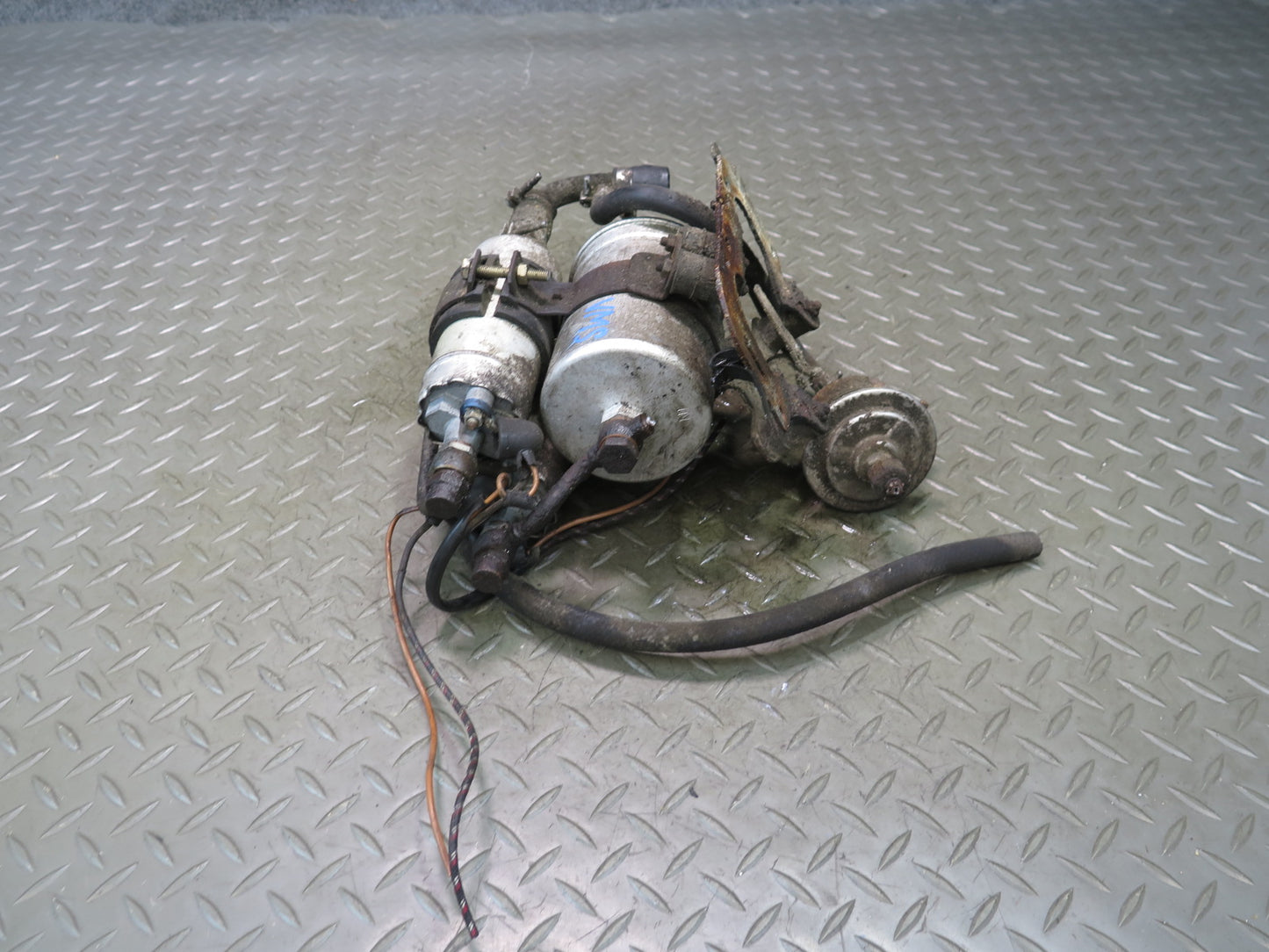 86-91 Mercedes W126 560SEC 560SEL Fuel Pump w Filter Assembly OEM