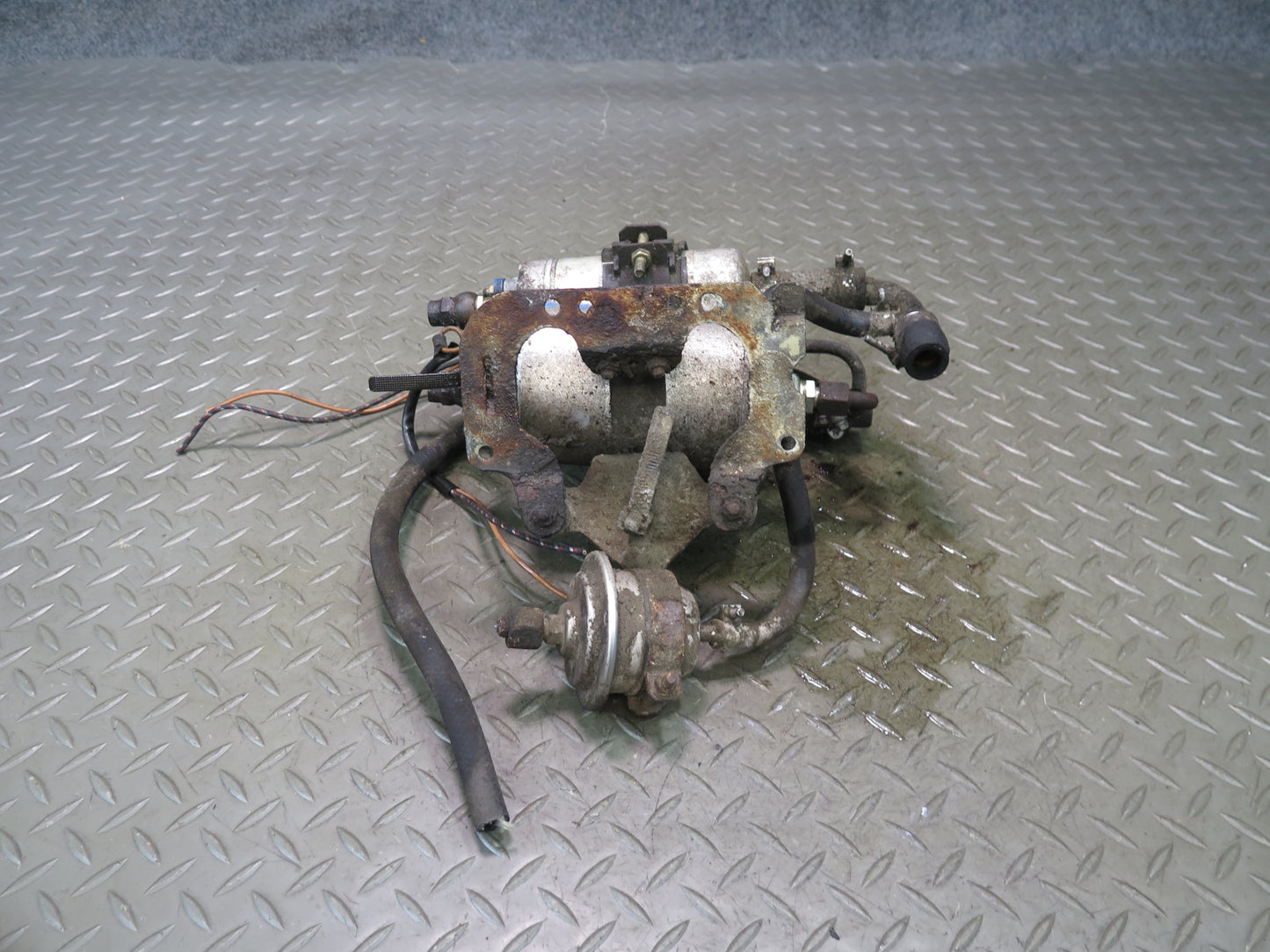 86-91 Mercedes W126 560SEC 560SEL Fuel Pump w Filter Assembly OEM