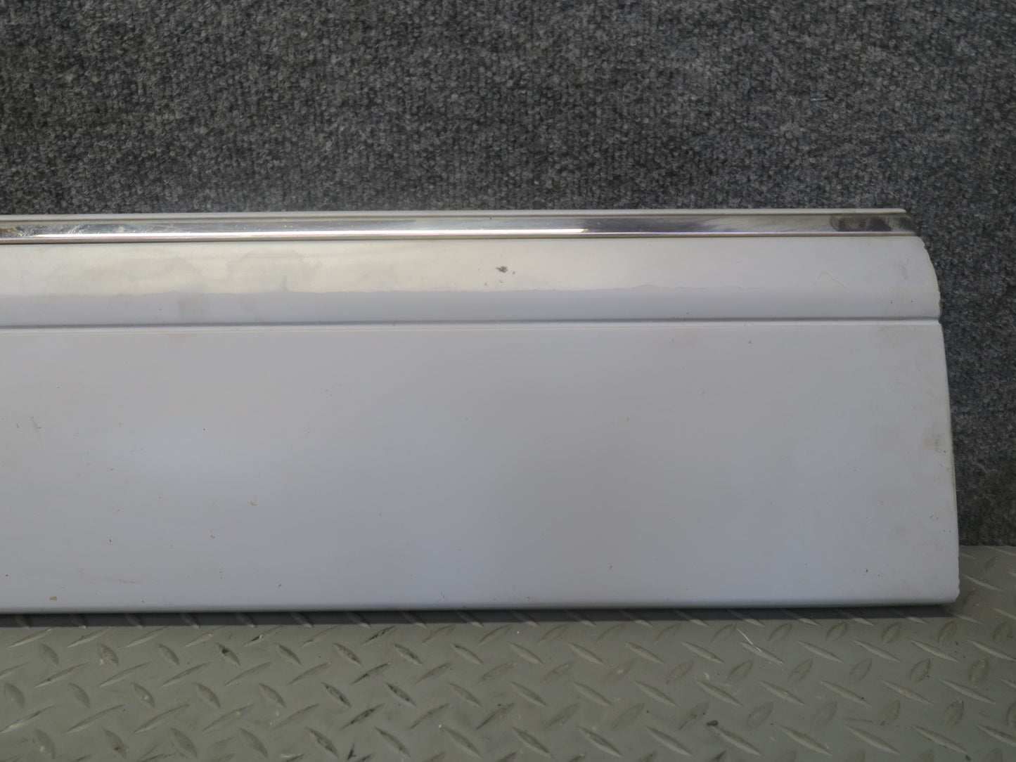 86-91 Mercedes W126 560SEL Sedan Set of 4 Left Fender Door Quarter Molding OEM