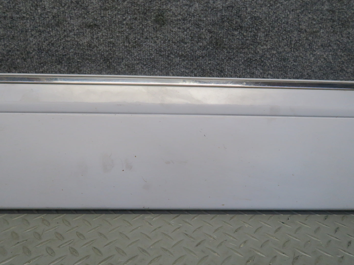 86-91 Mercedes W126 560SEL Sedan Set of 4 Left Fender Door Quarter Molding OEM