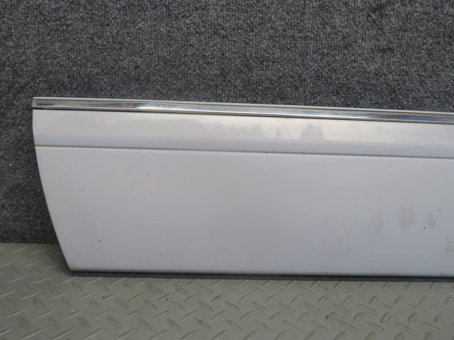 86-91 Mercedes W126 560SEL Sedan Set of 4 Left Fender Door Quarter Molding OEM