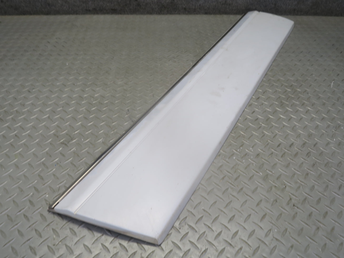86-91 Mercedes W126 560SEL Sedan Set of 4 Left Fender Door Quarter Molding OEM