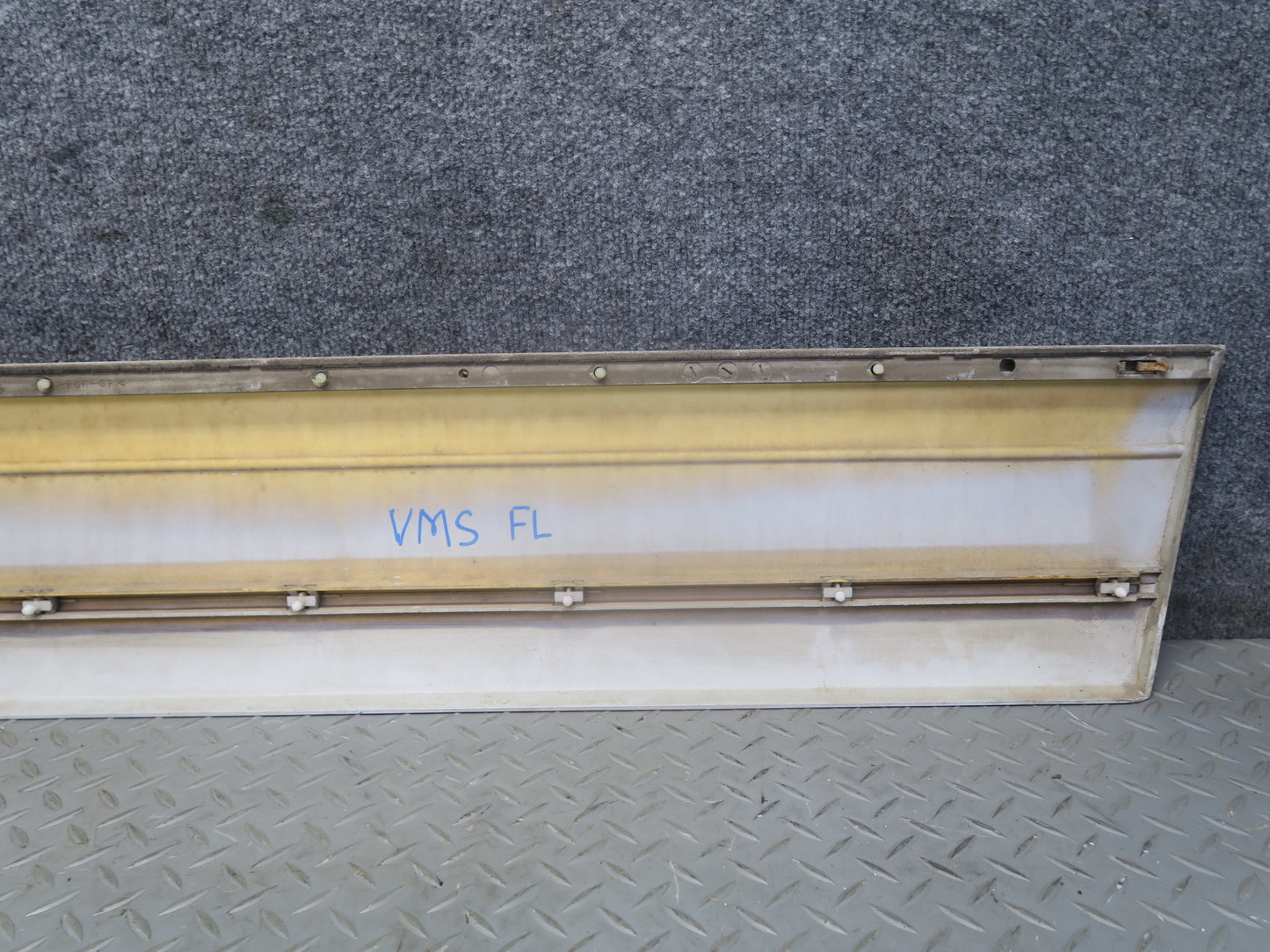 86-91 Mercedes W126 560SEL Sedan Set of 4 Left Fender Door Quarter Molding OEM