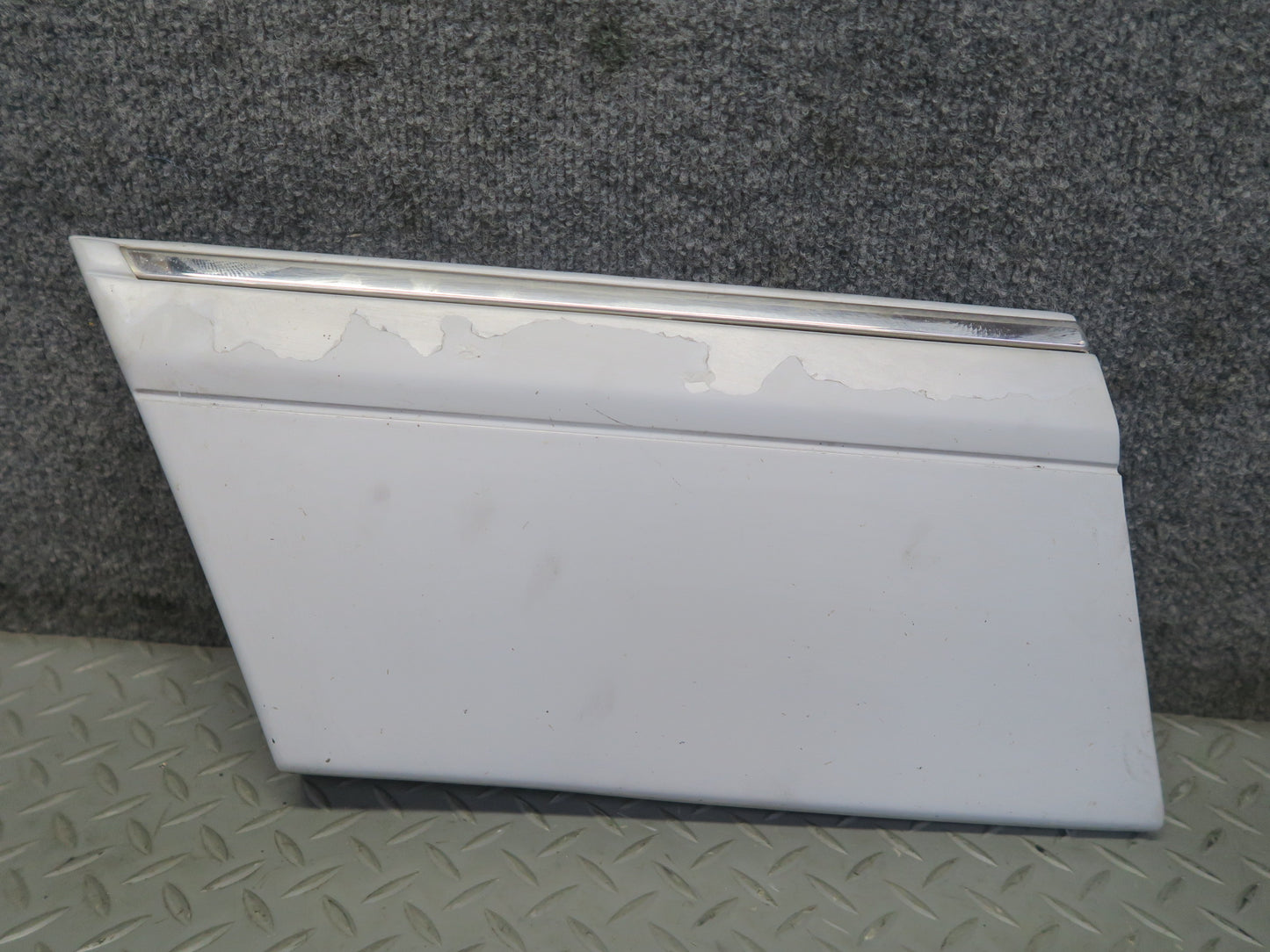 86-91 Mercedes W126 560SEL Sedan Set of 4 Left Fender Door Quarter Molding OEM