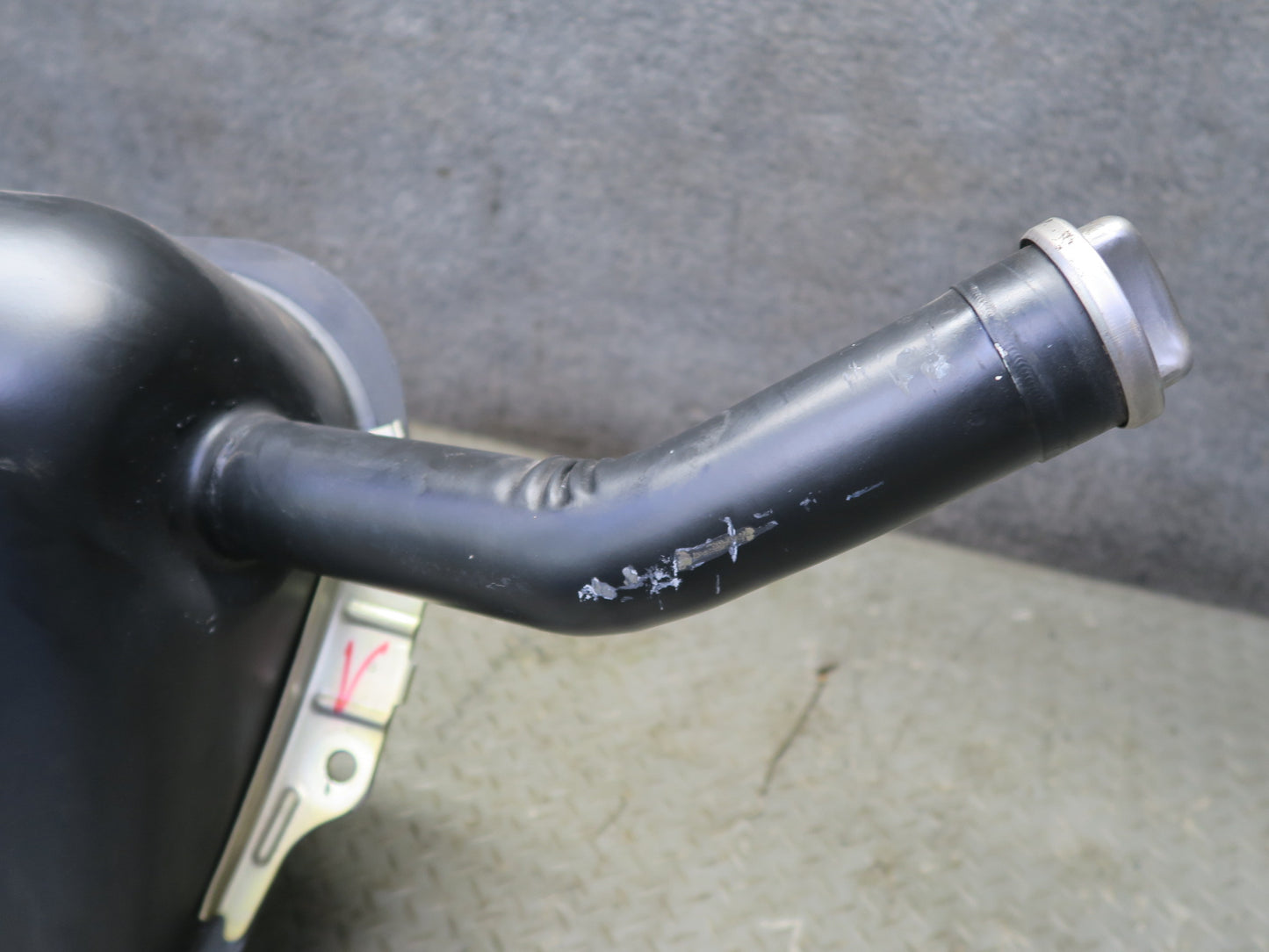 86-91 Mercedes W126 560SEL Gas Fuel Tank Filler Neck Sending Unit Assembly OEM