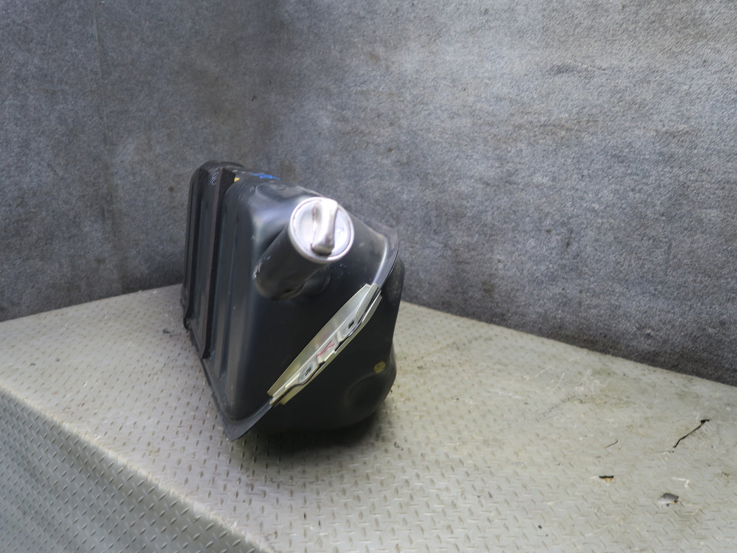 86-91 Mercedes W126 560SEL Gas Fuel Tank Filler Neck Sending Unit Assembly OEM