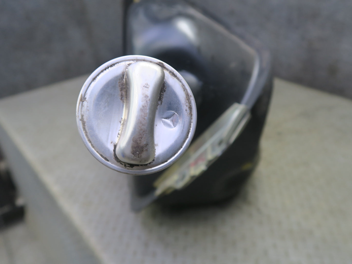 86-91 Mercedes W126 560SEL Gas Fuel Tank Filler Neck Sending Unit Assembly OEM