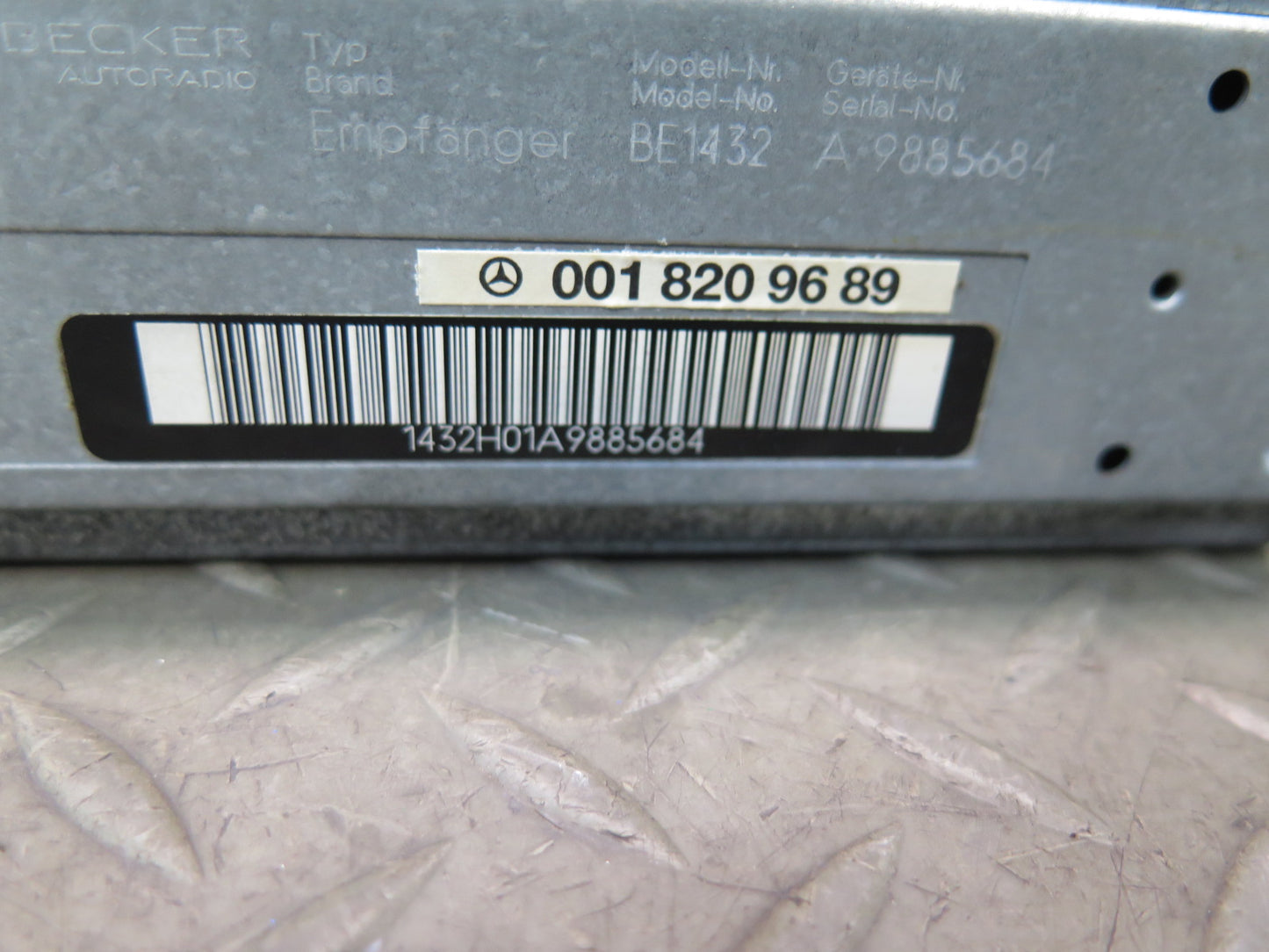 86-91 Mercedes W126 C126 560SEC 560SEL Radio Amplifier AMP 0018209689 OEM
