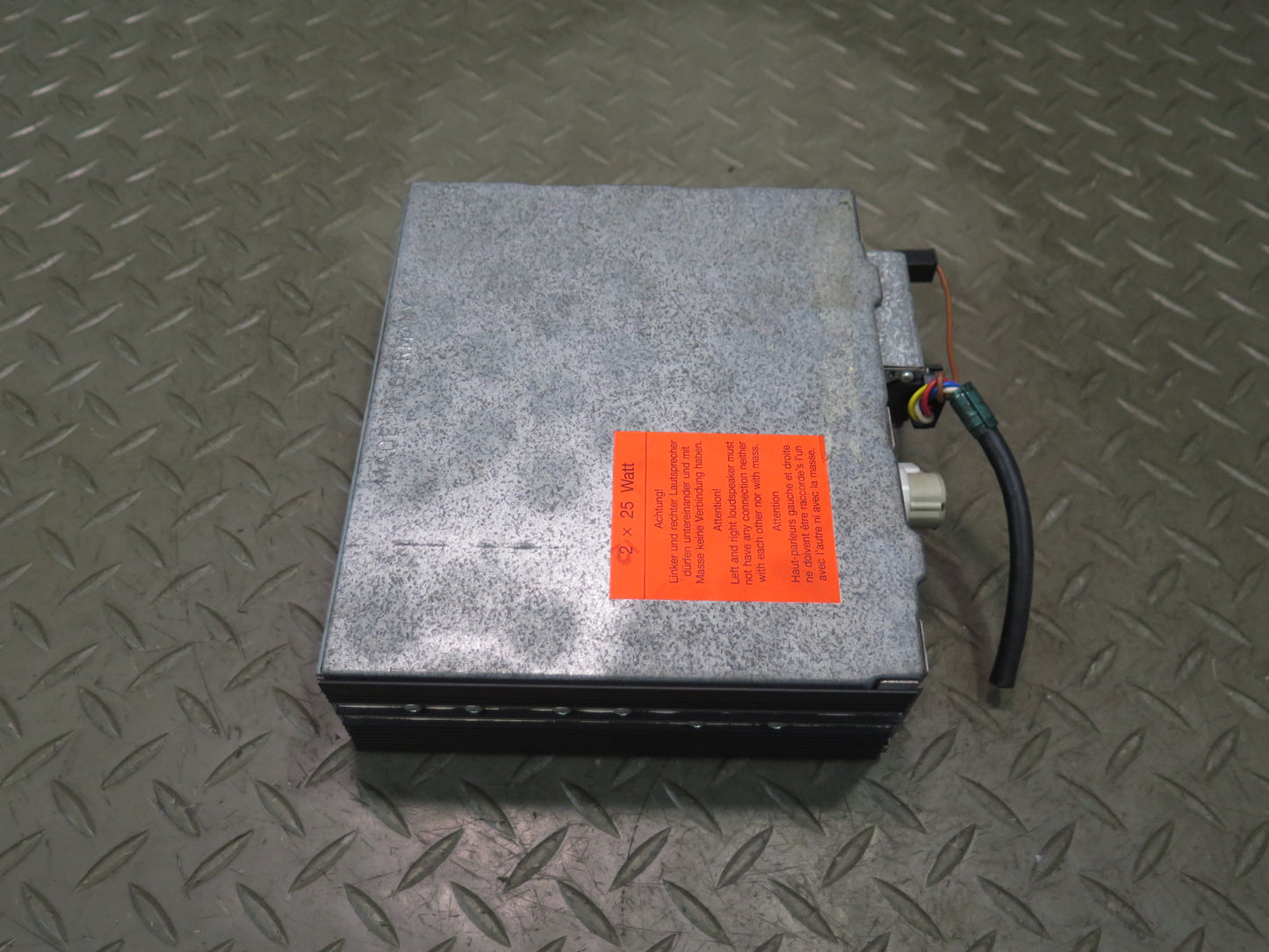 86-91 Mercedes W126 C126 560SEC 560SEL Radio Amplifier AMP 0018209689 OEM