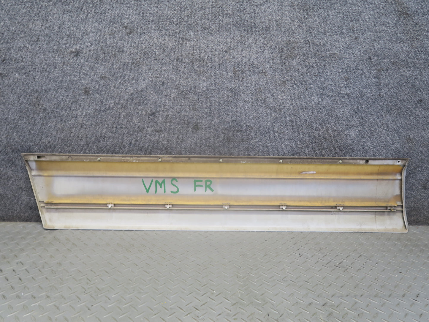 86-91 Mercedes W126 560SEL Sedan Set of 4 Right Fender Door Quarter Molding OEM