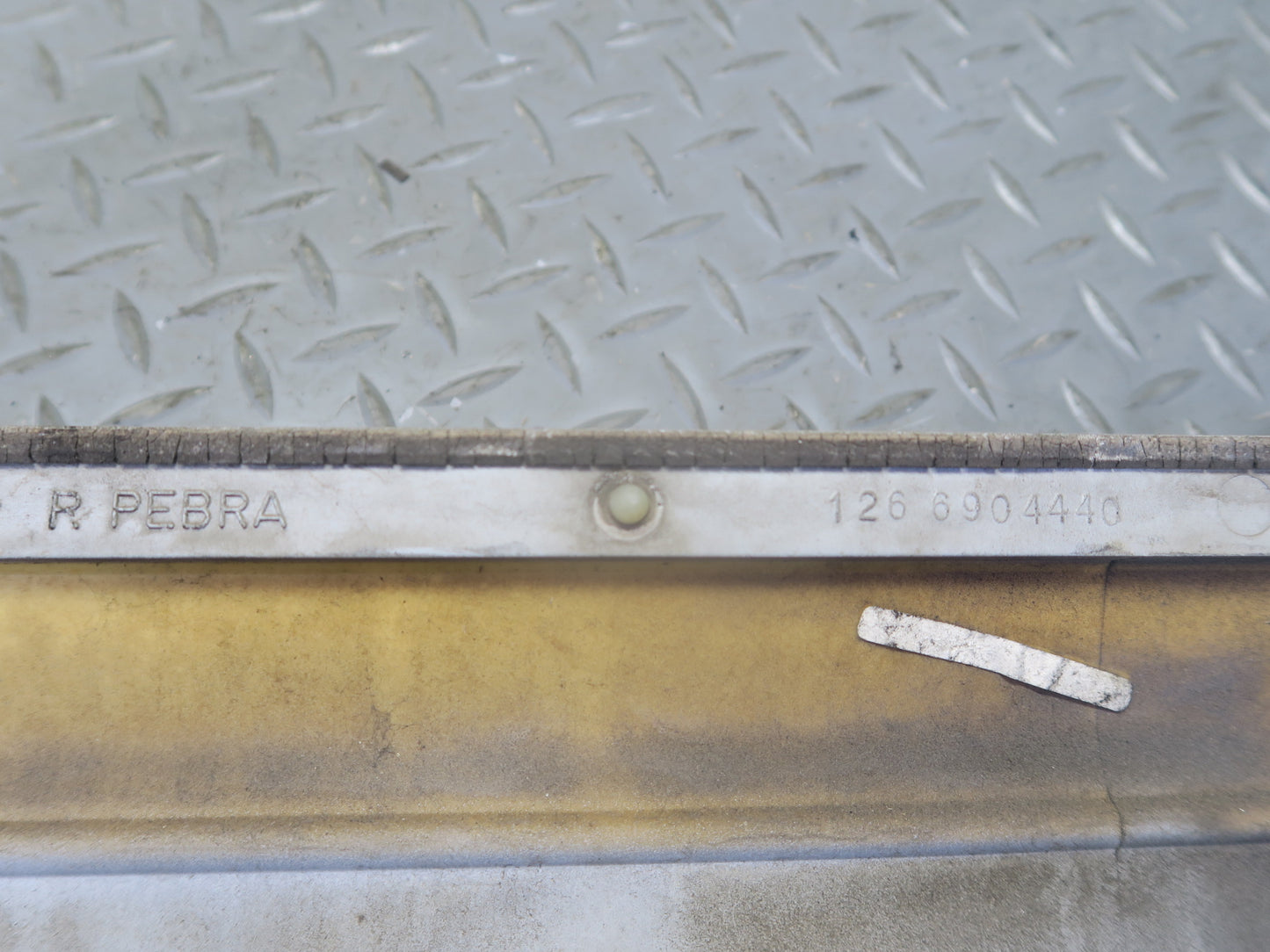 86-91 Mercedes W126 560SEL Sedan Set of 4 Right Fender Door Quarter Molding OEM