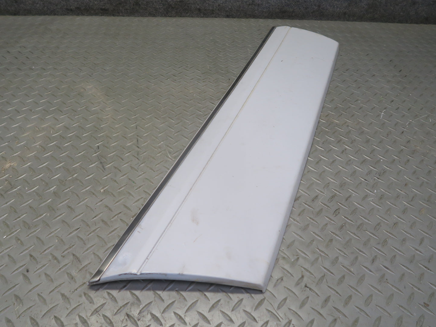 86-91 Mercedes W126 560SEL Sedan Set of 4 Right Fender Door Quarter Molding OEM