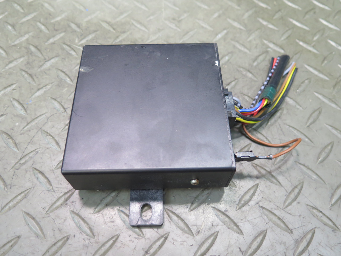 86-91 Mercedes W126 C126 560SEC 560SEL Radio Stereo AMP Amplifier 1268201889 OEM