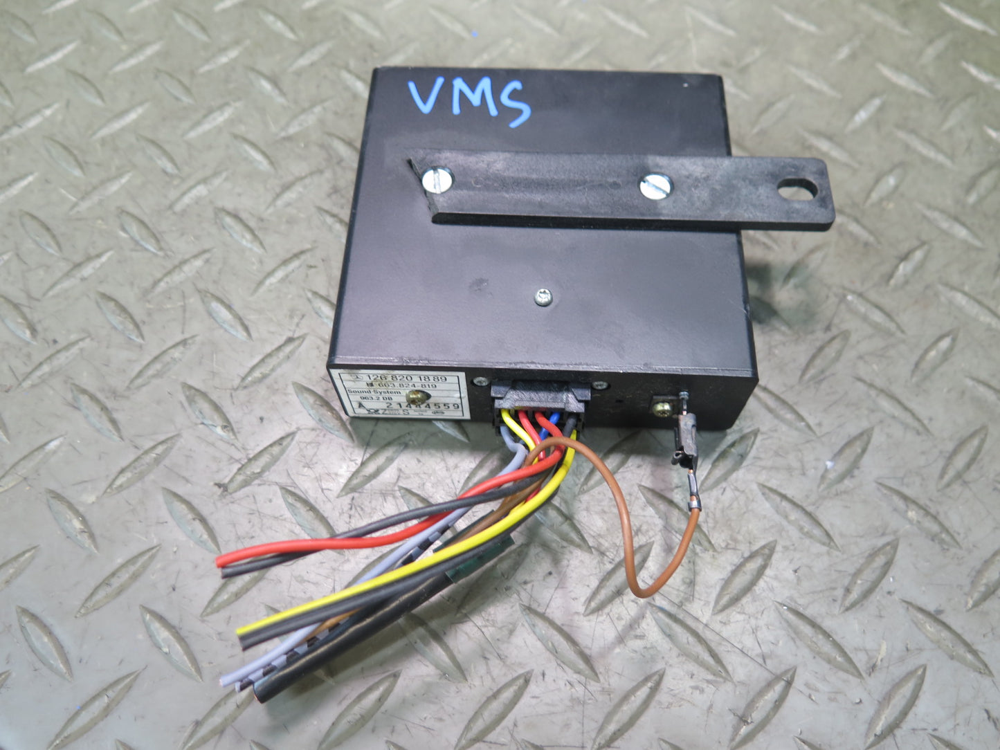 86-91 Mercedes W126 C126 560SEC 560SEL Radio Stereo AMP Amplifier 1268201889 OEM