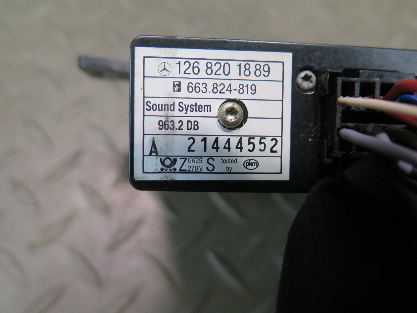 86-91 Mercedes W126 C126 560SEC 560SEL Radio Stereo AMP Amplifier 1268201889 OEM